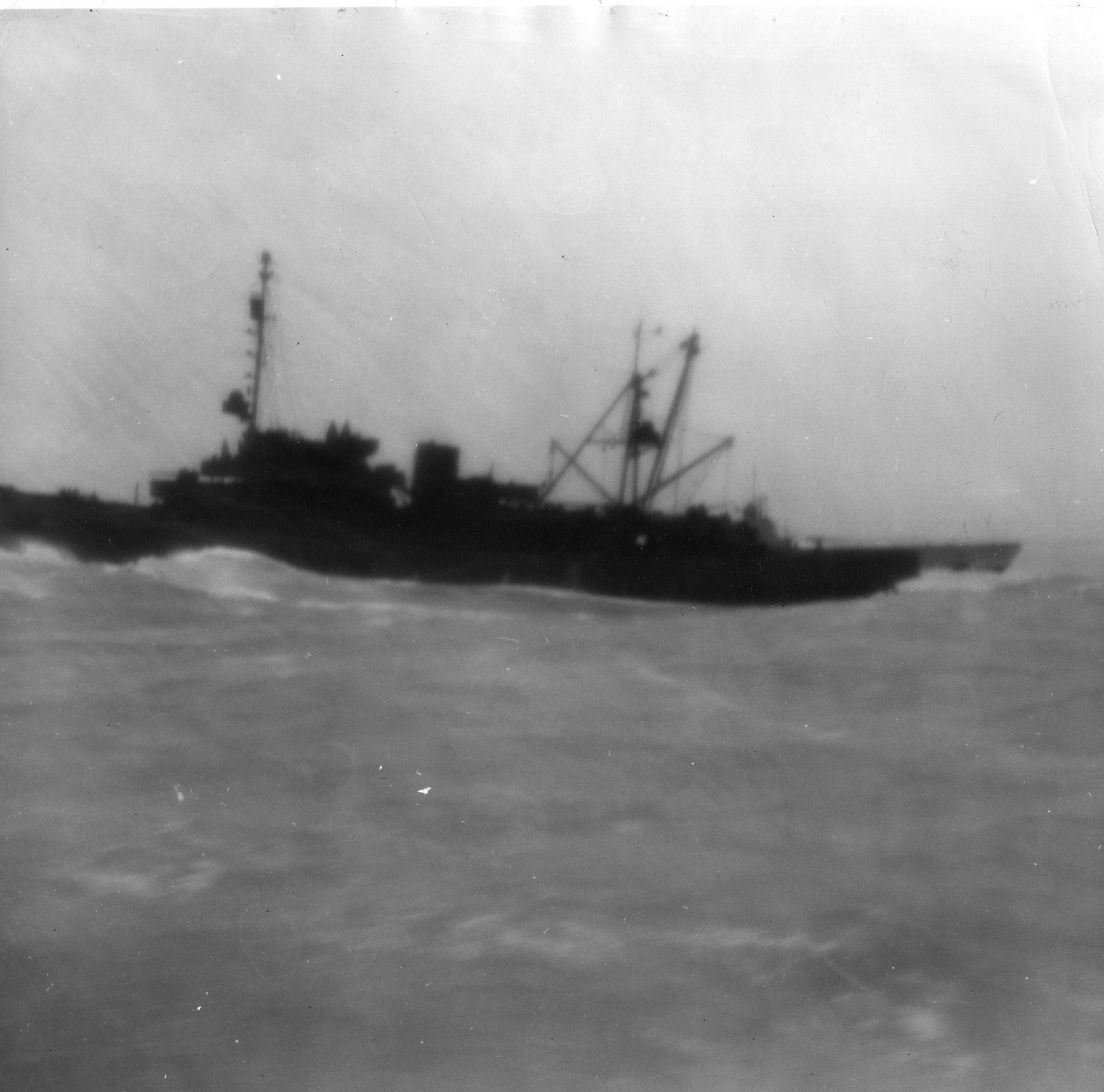USS Macaw (ASR-11)